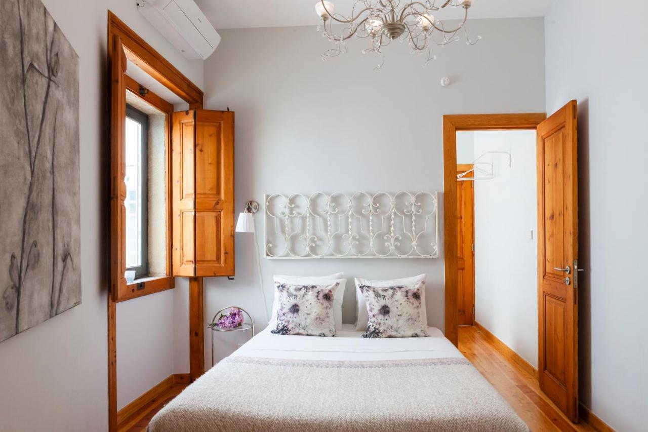 Alfama Terrace Apartment With Authentic XVIII Tiles And Historic Notes 3 Bedrooms & 2 Bathrooms Ac ลิสบอน ภายนอก รูปภาพ