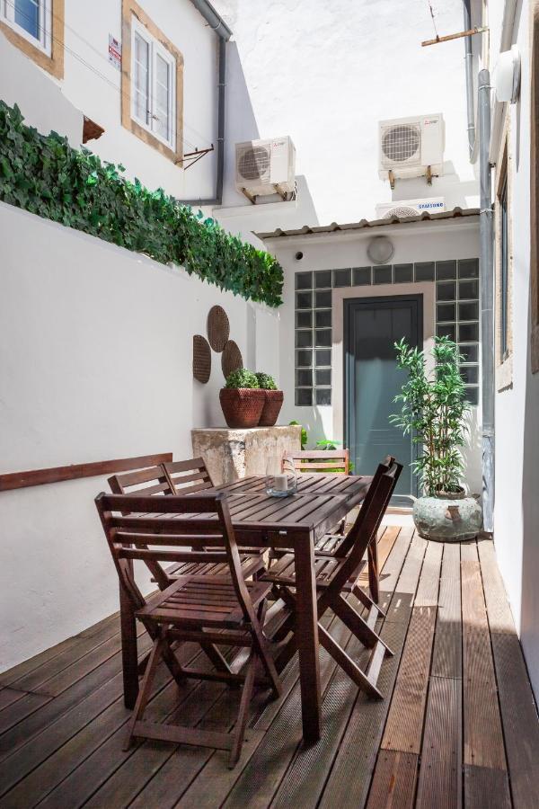 Alfama Terrace Apartment With Authentic XVIII Tiles And Historic Notes 3 Bedrooms & 2 Bathrooms Ac ลิสบอน ภายนอก รูปภาพ