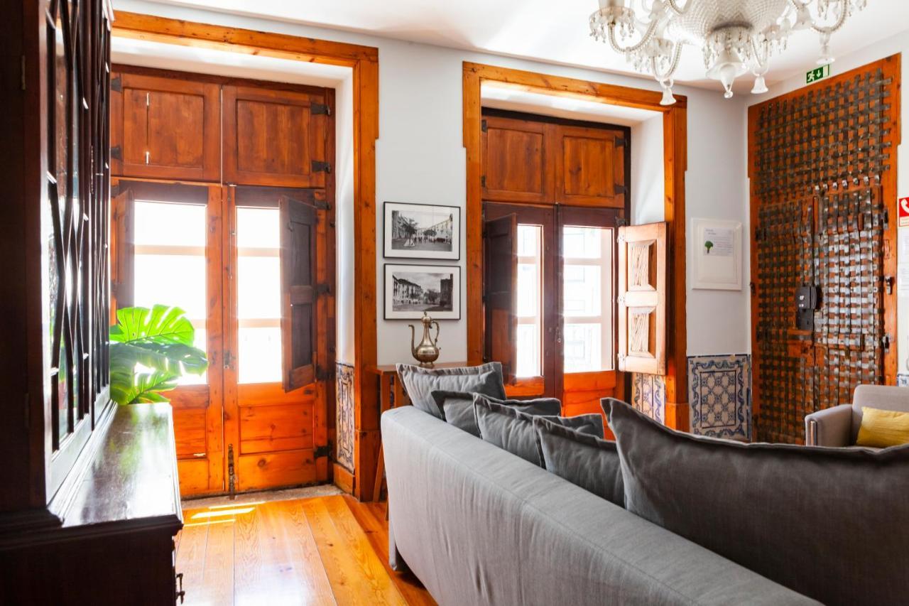 Alfama Terrace Apartment With Authentic XVIII Tiles And Historic Notes 3 Bedrooms & 2 Bathrooms Ac ลิสบอน ภายนอก รูปภาพ