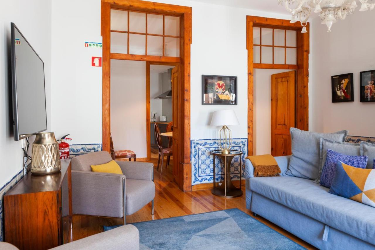 Alfama Terrace Apartment With Authentic XVIII Tiles And Historic Notes 3 Bedrooms & 2 Bathrooms Ac ลิสบอน ภายนอก รูปภาพ