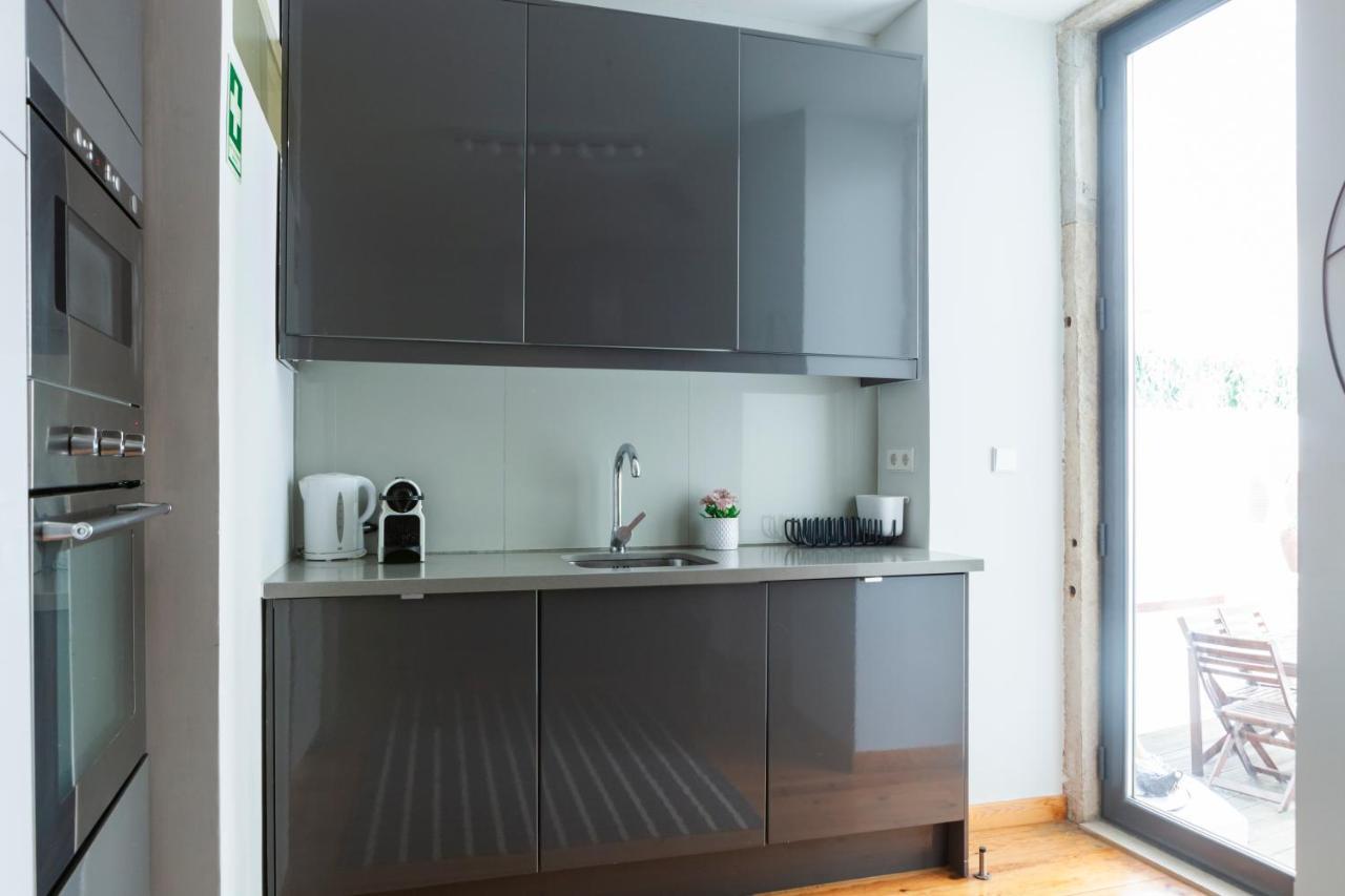 Alfama Terrace Apartment With Authentic XVIII Tiles And Historic Notes 3 Bedrooms & 2 Bathrooms Ac ลิสบอน ภายนอก รูปภาพ