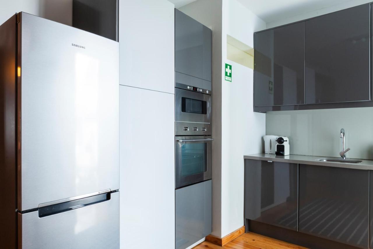 Alfama Terrace Apartment With Authentic XVIII Tiles And Historic Notes 3 Bedrooms & 2 Bathrooms Ac ลิสบอน ภายนอก รูปภาพ