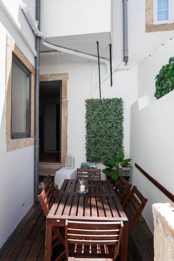 Alfama Terrace Apartment With Authentic XVIII Tiles And Historic Notes 3 Bedrooms & 2 Bathrooms Ac ลิสบอน ภายนอก รูปภาพ