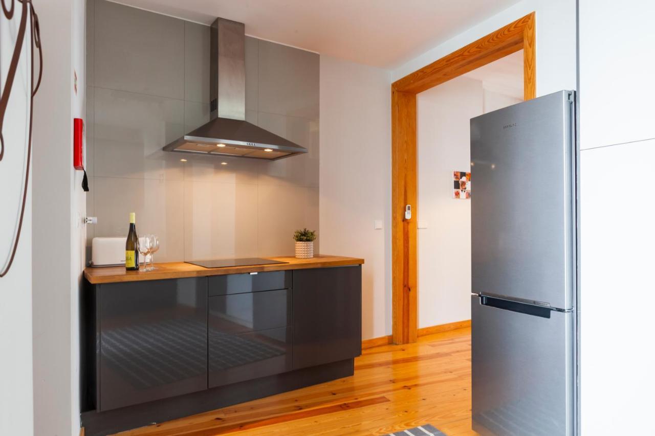 Alfama Terrace Apartment With Authentic XVIII Tiles And Historic Notes 3 Bedrooms & 2 Bathrooms Ac ลิสบอน ภายนอก รูปภาพ